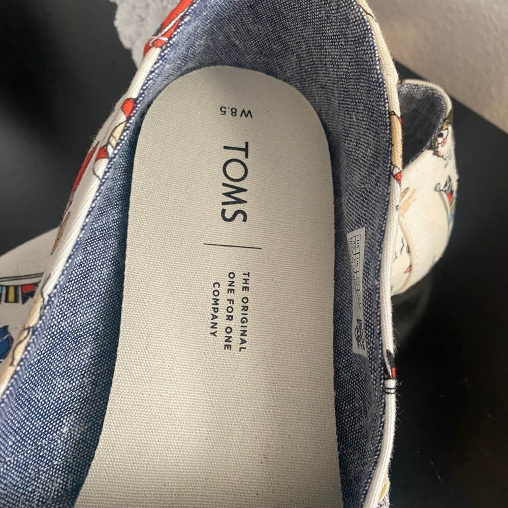 News TOMS shoes Original dog-design shoes
